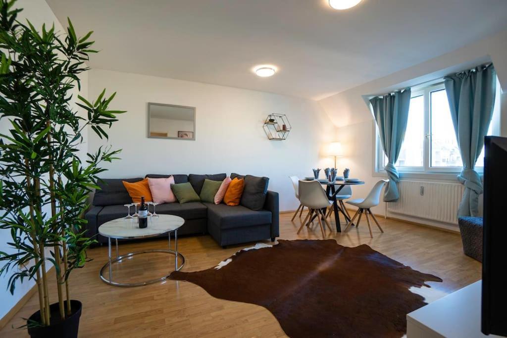 Stylish 2 Floor Penthouse • 15 Min To City Center Vienna Luaran gambar