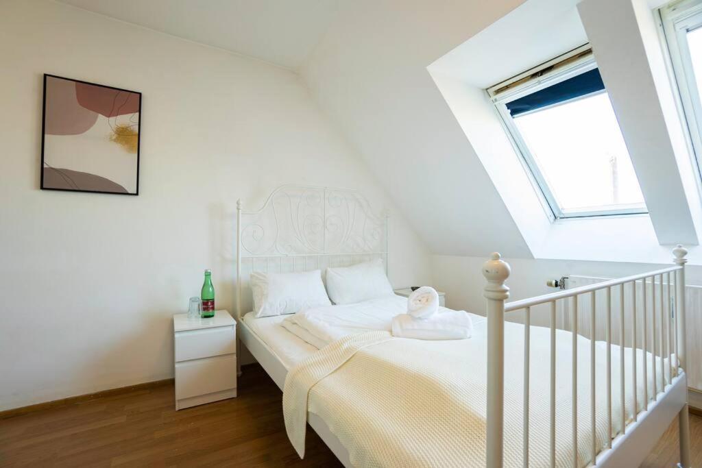 Stylish 2 Floor Penthouse • 15 Min To City Center Vienna Luaran gambar