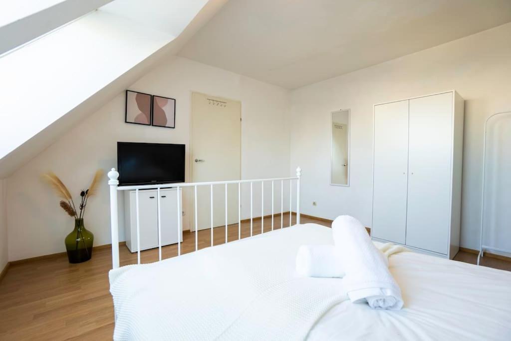 Stylish 2 Floor Penthouse • 15 Min To City Center Vienna Luaran gambar