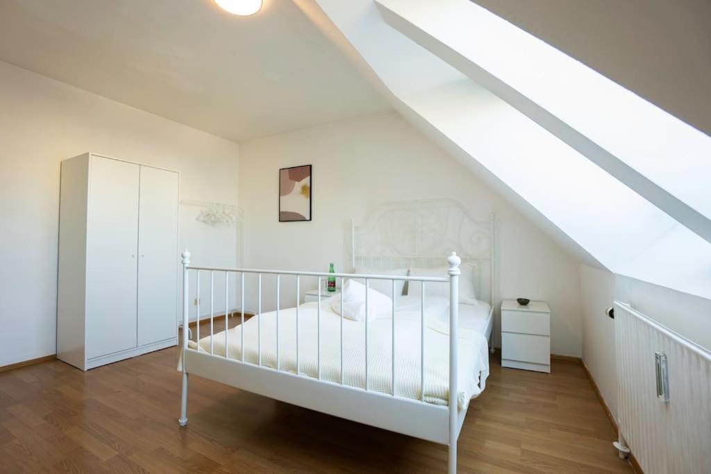 Stylish 2 Floor Penthouse • 15 Min To City Center Vienna Luaran gambar