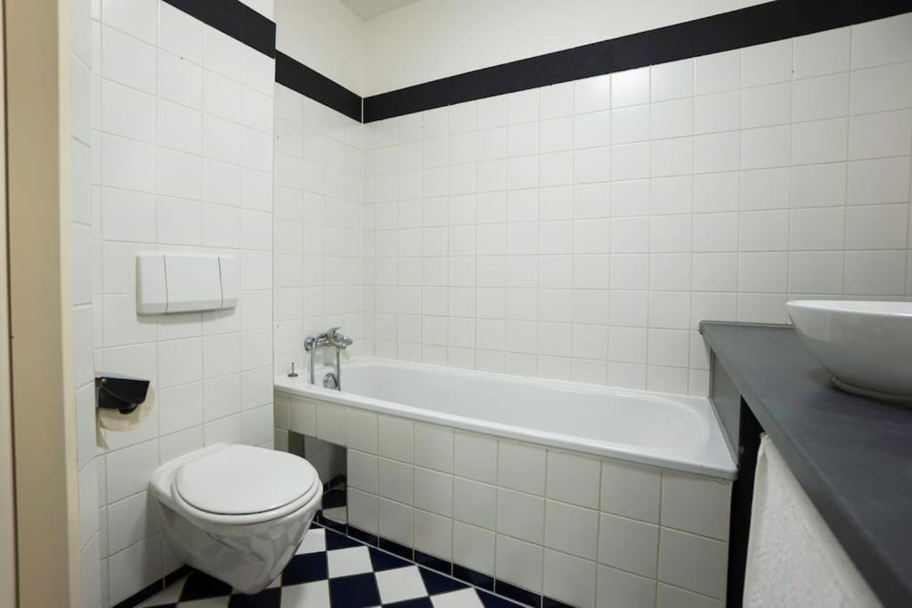 Stylish 2 Floor Penthouse • 15 Min To City Center Vienna Luaran gambar