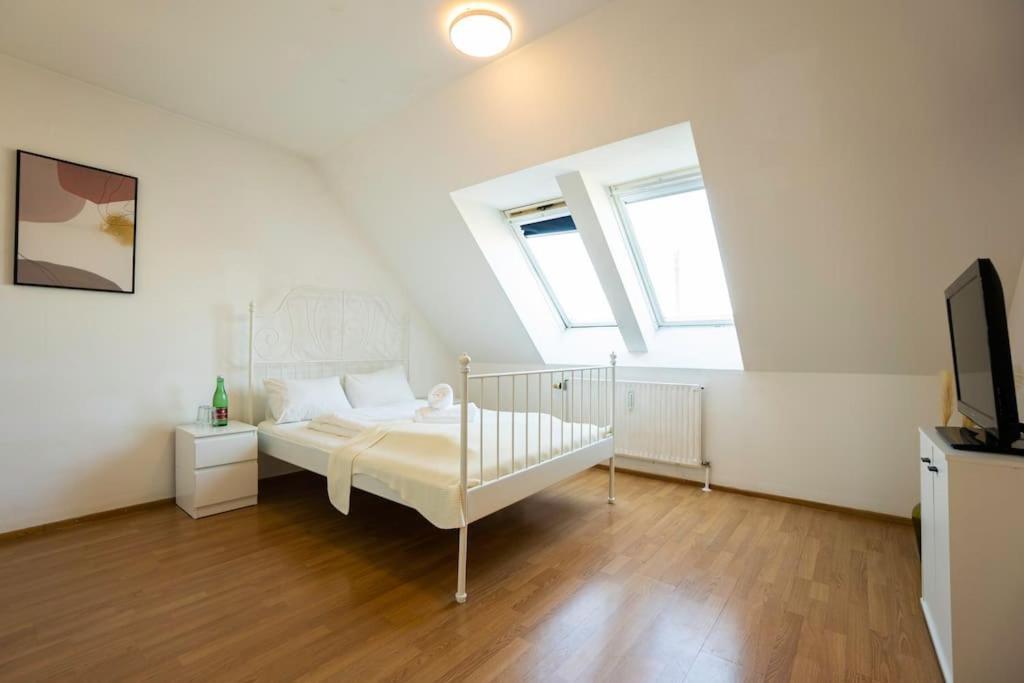 Stylish 2 Floor Penthouse • 15 Min To City Center Vienna Luaran gambar